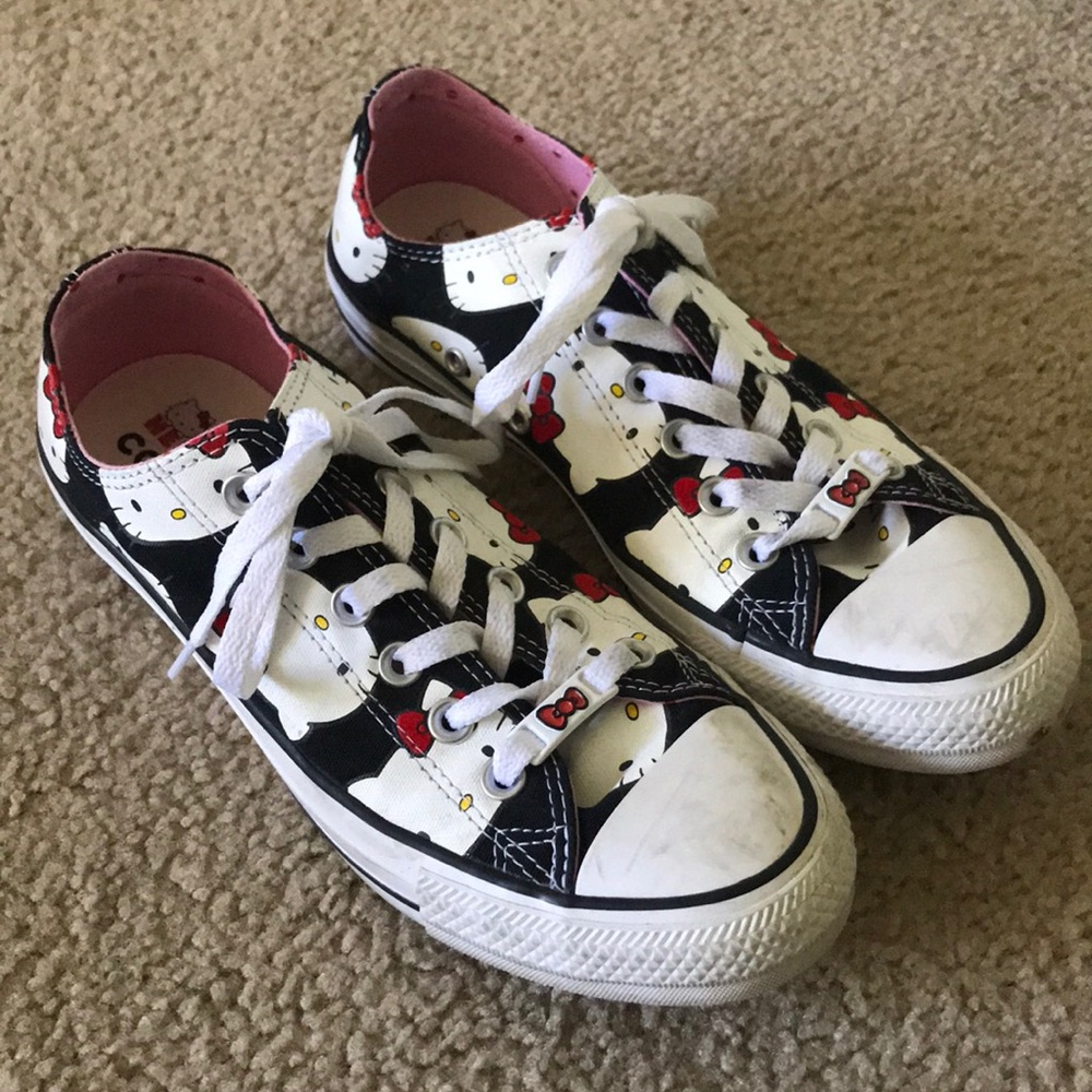 RARE Hello Kitty Converse 🐱
